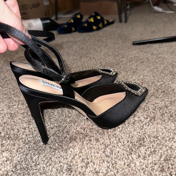 Steve Madden Black Satin Pumps w/ Jewel Toe - Picture 8 of 8